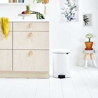 Мусорный бак с педалью newIcon 20л Brabantia 111846