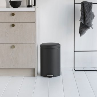 Мусорный бак с педалью newIcon 20л Brabantia 115882